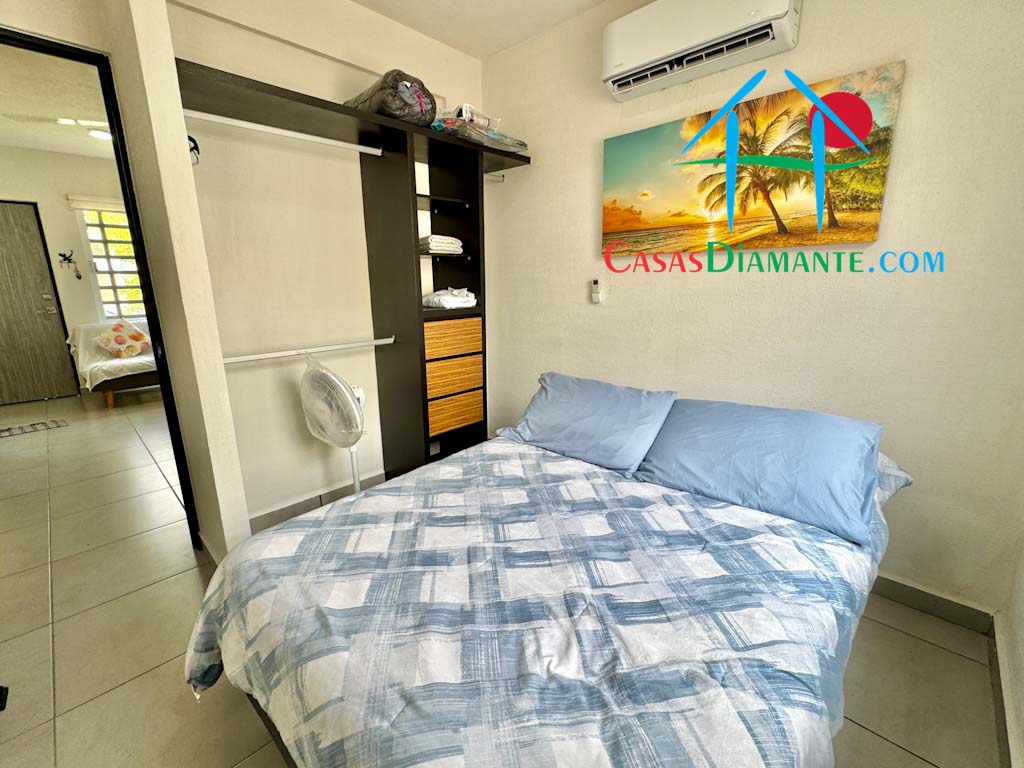 Puerta al Sol Puerto Vallarta Casa 11A - Recámara uno con clóset 3